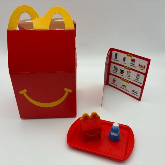 Lil McDonalds Happy‎ Meal Tray and Milk Jug Toy #15 RARE 2025 - Picture 2 of 3